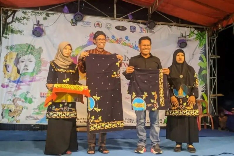 Batik Khas Magetan Diperkaya Hadirnya Motif Kembang Rawe