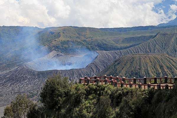 Gunung Bromo Batasi Kunjungan Wisata PVMBG Aktivitas Kawah Meningkat