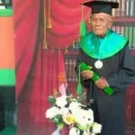 Luar Biasa..! Kakek Ini Jadi Inspirasi Menuntut Ilmu Tak Kenal Batasan Usia