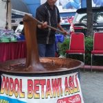 Dodol Betawi H. Satibi Simbol Perekat Silaturahmi Masyarakat Betawi