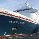 Kapal Cruise MV Boudicca Asal Bahamas Berlabuh di Pelabuhan Ambon