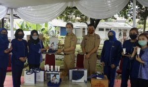 Cegah Covid 19, Inez Kosmetik Berikan Bantuan 500 Gel Hand Sanitizer ke Pemkot Bogor