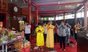 Adakan Sembahyang Cioko, Ini Harapan Pengurus Kelenteng Hok Lay Kiong Bekasi