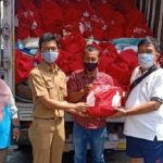 Lurah Glodok Distribusikan Paket Bansos dari Pemerintah Pusat