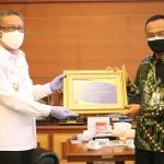 Pemprov Kalbar Terima Piagam Penghargaan LKPD 2019 Opini WTP