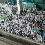 Mendarat di Bandara Soetta, Habib Rizieq Disambut Massa FPI