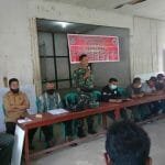 Babinsa Desa Raja Koramil 1201-11/Ngabang Dampingi Penyaluran BLT Dana Desa