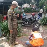 13 Warga Terjaring Operasi Tertib Masker di Jalan Pancoran Jakarta Barat