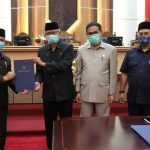 Wagub Kalbar Sampaikan Pendapat Akhir Perubahan RPJMD 2018-2023 dan Retribusi Daerah
