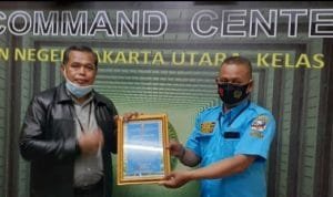 Humas PN Jakarta Utara Terima Penghargaan