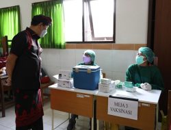 Wabup Suiasa Pantau Pelaksanaan Vaksinasi di Kerobokan Kelod