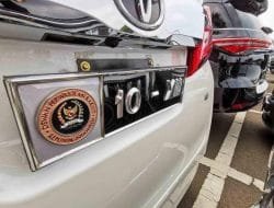 Pelat Khusus Mobil Anggota DPR Dinilai Kesombongan Sosial