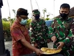 Dandim Tabanan Panen Madu Bersama Kelompok Tani di Babahan Penebel