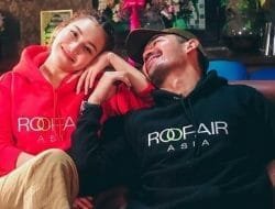 Misteri Status dan Hubungan Ayu Ting Ting-Robby Purba