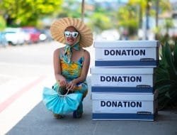 Dela Dewi Donasikan Baju-baju untuk Korban Pandemi Covid-19