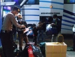 Cegah Covid-19, Sat Sabhara Polres Badung Perketat Pengecekan di Terminal Mengwi