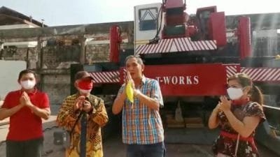 Menteri Koordinator Bidang Politik, Hukum, dan Keamanan (Menko Polhukam) Mahfud MD mempersilahkan pengusaha Jusuf Hamka untuk menagih utang pemerintah atas perusahaannya secara langsung ke Kementerian Keuangan (Kemenkeu).