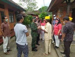 Kerjasama dengan INTI Bali, Kodim 1619/Tabanan Serahkan Bansos ke Veteran dan Lansia