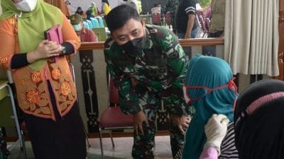 Tinjau Vaksinasi di Pondok Kopi, Ini Pesan Kasdam Jaya