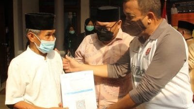 Tinjau Vaksinasi di Pondok Pesantren, Ini Pesan Wali Kota Jaktim