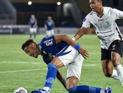 Kalahkan Persipura 3-0, Pelatih Persib Puji Pemain Ini