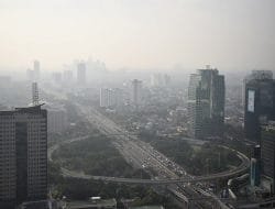 Sumber Terbesar Polusi Udara di Jakarta Berasal dari Transportasi & Industri