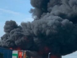 Pabrik Korek Api di Tangerang Terbakar