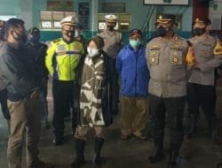 Mensos Risma Serahkan Bantuan di Indramayu