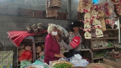 Operasi Aman Nusa Agung II, Polsek Tampaksiring Berikan Imbauan di Pasar