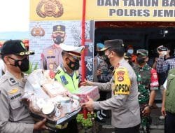 Jelang Pergantian Tahun, Kapolda Bali Cek Pos Pelayanan Terpadu Pelabuhan Gilimanuk