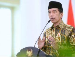 Jokowi Ajak Pejabat Tunaikan Zakat di Baznas agar Dana Dikelola Profesional
