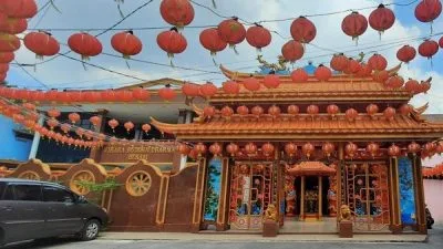 Kelenteng Hok Lay Kiong Bekasi Bersolek Sambut Imlek