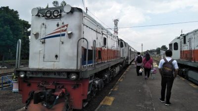 Gubernur Jabar Sebut Jalur KA Cibatu-Garut 100 Persen Selesai