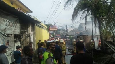 Bengkel di Mampang Terbakar, 2 Orang Meninggal