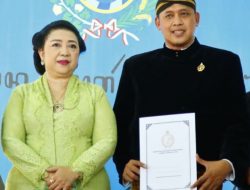 Plt Wali Kota Bekasi Dianugrahi Gelar Kanjeng Raden Tumenggung