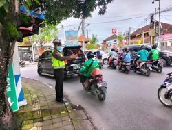 Atasi Kemacetan di Simpang Berawa Padonan, Polsek Kuta Utara Siagakan Polantas