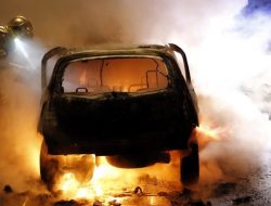 Rayakan Tahun Baru, 874 Mobil di Prancis Dibakar