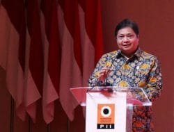 Airlangga: Penyebaran Covid-19 di Luar Jawa-Bali Terjeda Waktu 3-4 Pekan