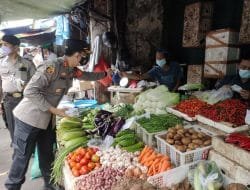 Polisi Terus Bagikan Masker Gratis Guna Ingatkan Masyarakat Untuk Patuh Terhadap Prokes