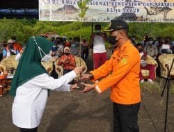 Peduli Lingkungan, Kantor SAR Mataram Tanam Mangrove
