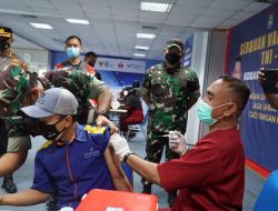Pangdam Jaya Tinjau Pelaksanaan Vaksinasi di PT Mayora