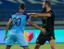 Kalahkan Persela 1-0, Singo Edan Kembali ke Puncak