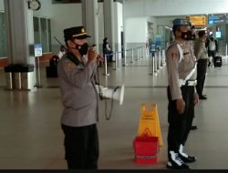 Polsek Udara Pantau Prokes di Terminal Domestik Bandara Ngurah Rai