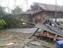 Lima Rumah Warga Rusak Diterjang Angin Puting Beliung
