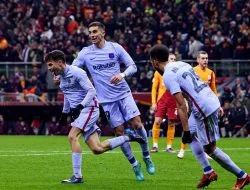 Xavi Sumringah Bawa Barcelona ke Perempatfinal