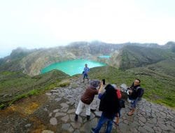 Tim JKW PWI Nikmati Indahnya Panorama Danau Kelimutu