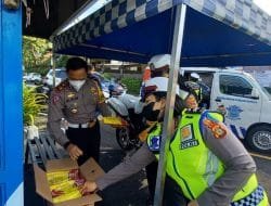 Kena Razia, Pengendara di Kabupaten Badung Malah Dapat Minyak Goreng