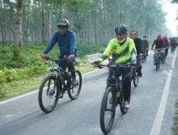 Bupati Asahan Olah Raga  Gowes Bersama  Ketua PKK dan OPD