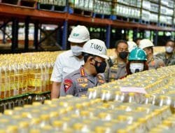 Kapolri Pastikan Awasi Alur Distribusi dan Harga Minyak Goreng  di Pasar