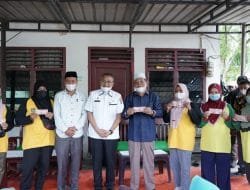 Rezeki Ramadhan, Petugas Kebersihan Terima Bantuan dari Baznas Kabupaten Asahan